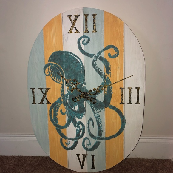 Handmade Wall Clock Octopus 30 inches in height - Picture 3 of 3